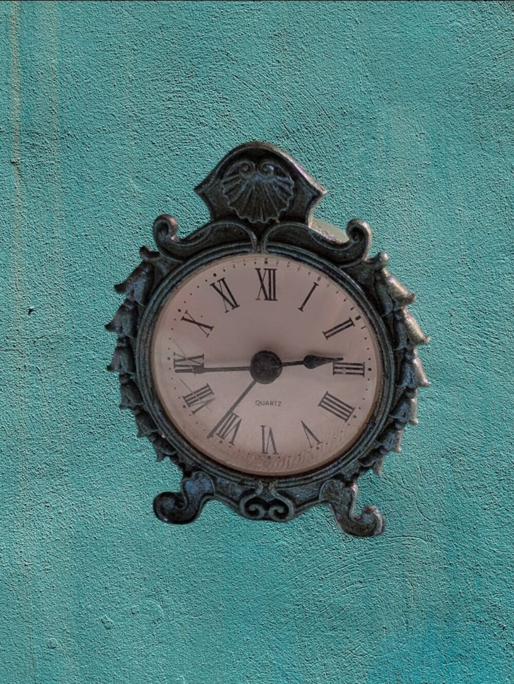 Quartz Victorian Green Mantel Tabletop Clock